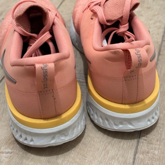 Nike Odyssey React Flyknit Runners - sz 7.5 - Picture 3 of 8